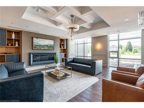 902-470 Dundas Street E, Waterdown, ON - Indoor Photo Showing Living Room