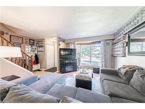 500 Upper Kenilworth Avenue, Hamilton, ON - Indoor Photo Showing Living Room With Fireplace