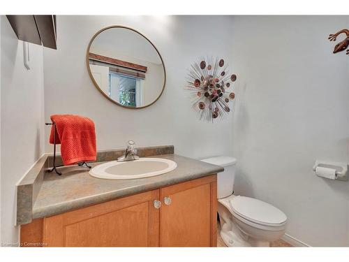 30 Meadowpoint Drive, Hamilton, ON - Indoor Photo Showing Bathroom