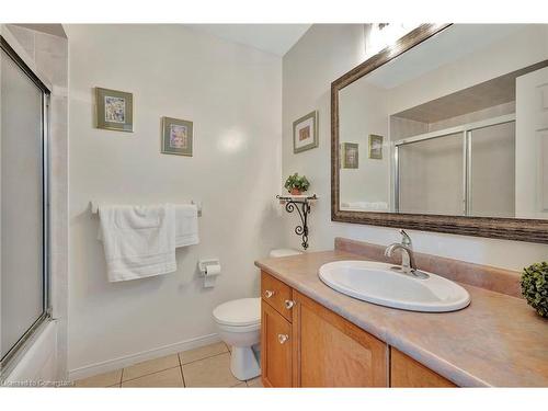 30 Meadowpoint Drive, Hamilton, ON - Indoor Photo Showing Bathroom