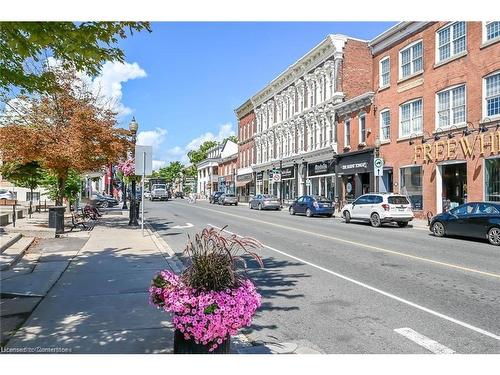 208-2 King Street W, Dundas, ON - Outdoor