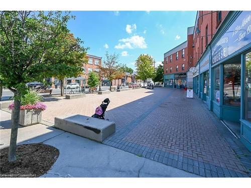 208-2 King Street W, Dundas, ON - Outdoor