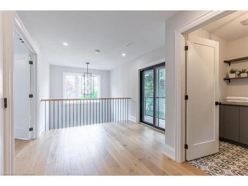 3410 Spruce Avenue, Burlington, ON - Indoor Photo Showing Other Room