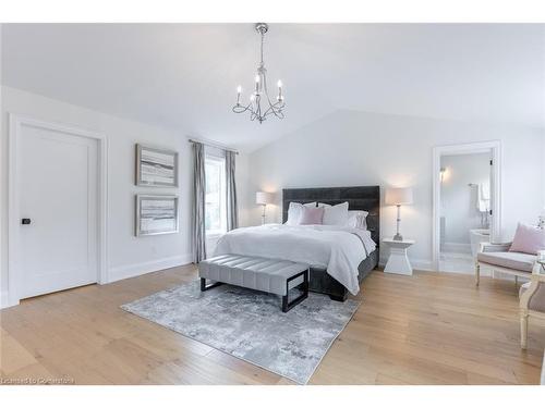 3410 Spruce Avenue, Burlington, ON - Indoor Photo Showing Bedroom