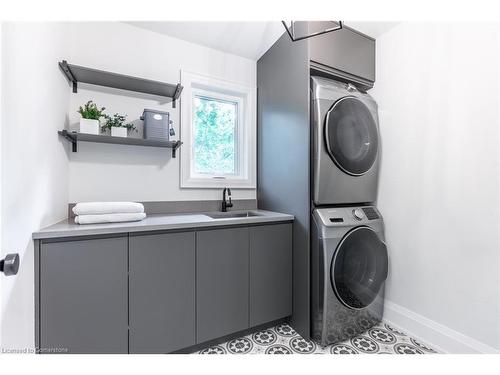 3410 Spruce Avenue, Burlington, ON - Indoor Photo Showing Laundry Room