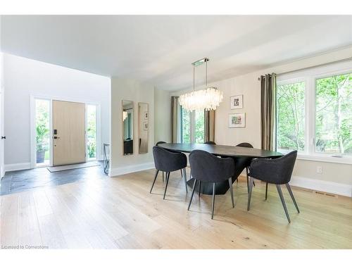 3410 Spruce Avenue, Burlington, ON - Indoor Photo Showing Dining Room