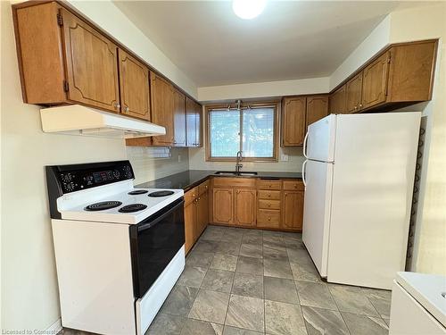 Upper-148 Oakland Drive, Hamilton, ON - Indoor Photo Showing Kitchen