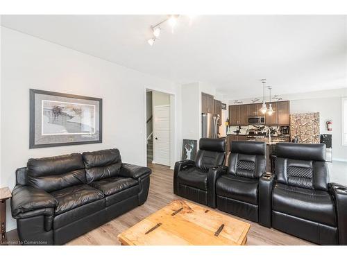 67 Larry Crescent, Caledonia, ON - Indoor Photo Showing Living Room