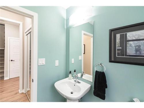 67 Larry Crescent, Caledonia, ON - Indoor Photo Showing Bathroom