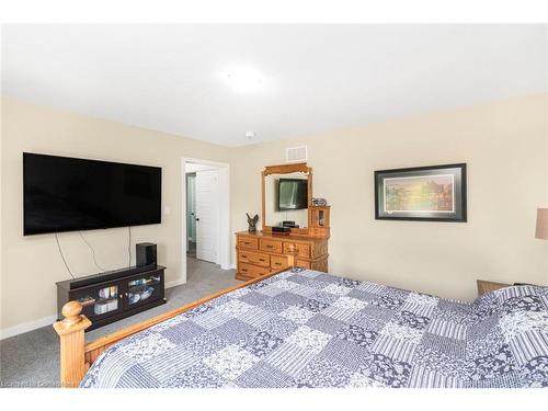 67 Larry Crescent, Caledonia, ON - Indoor Photo Showing Bedroom