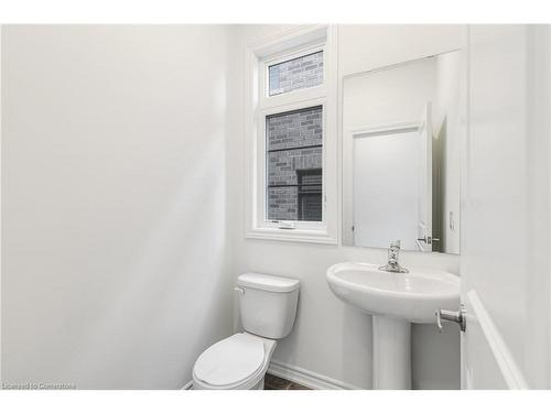 17 Daffodil Road, Springwater, ON - Indoor Photo Showing Bathroom