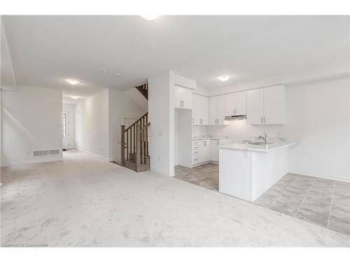 17 Daffodil Road, Springwater, ON - Indoor Photo Showing Kitchen