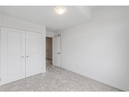 17 Daffodil Road, Springwater, ON - Indoor Photo Showing Other Room