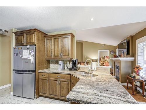 118 Dunrobin Drive Drive, Caledonia, ON - Indoor Photo Showing Kitchen With Double Sink