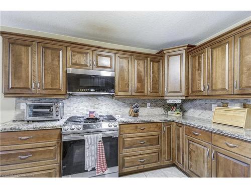 118 Dunrobin Drive Drive, Caledonia, ON - Indoor Photo Showing Kitchen