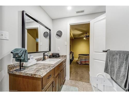 118 Dunrobin Drive Drive, Caledonia, ON - Indoor Photo Showing Bathroom