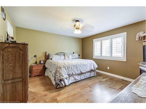 118 Dunrobin Drive, Caledonia, ON - Indoor Photo Showing Bedroom