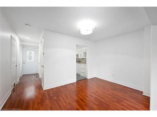 250 San Francisco Avenue, Hamilton, ON - Indoor Photo Showing Kitchen