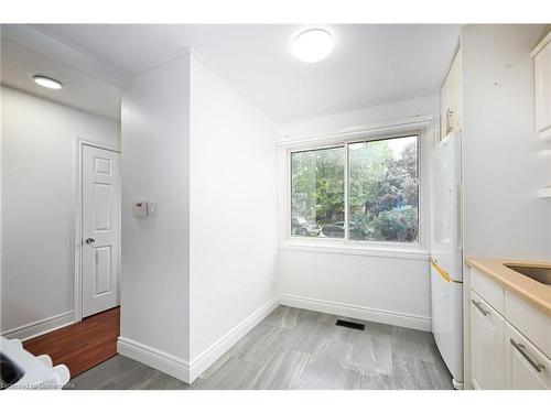 250 San Francisco Avenue, Hamilton, ON - Indoor Photo Showing Kitchen