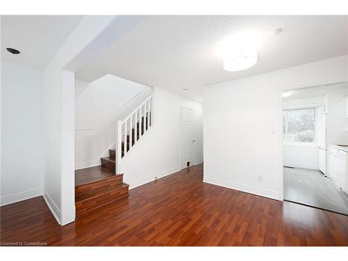 250 San Francisco Avenue, Hamilton, ON - Indoor Photo Showing Other Room