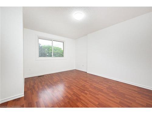 250 San Francisco Avenue, Hamilton, ON - Indoor Photo Showing Other Room