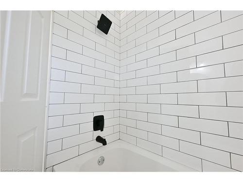 250 San Francisco Avenue, Hamilton, ON - Indoor Photo Showing Bathroom