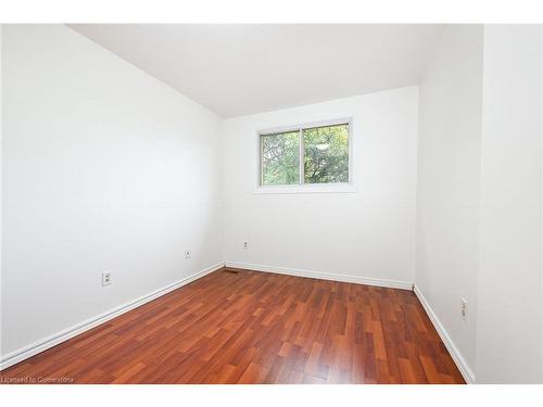 250 San Francisco Avenue, Hamilton, ON - Indoor Photo Showing Other Room