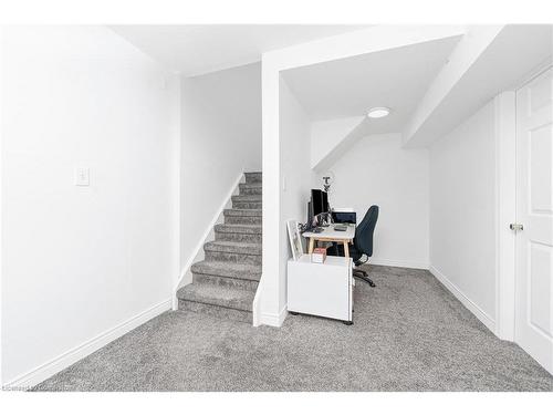 385 Kerman Avenue, Grimsby, ON - Indoor Photo Showing Bathroom