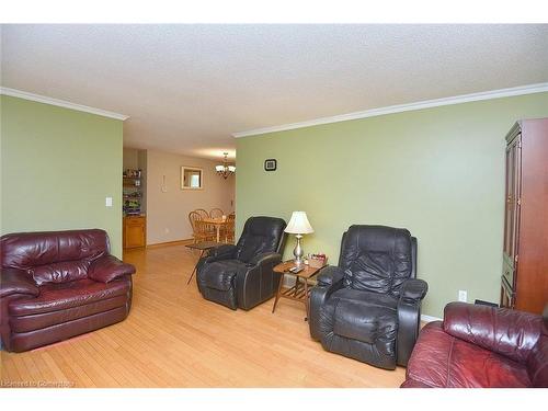 57 Haldimand Trail Road, Dunnville, ON - Indoor Photo Showing Living Room