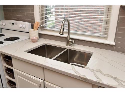 400 East 43Rd Street, Hamilton, ON - Indoor Photo Showing Kitchen With Double Sink