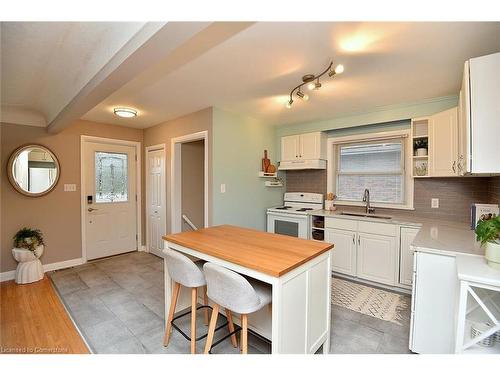 400 East 43Rd Street, Hamilton, ON - Indoor Photo Showing Kitchen