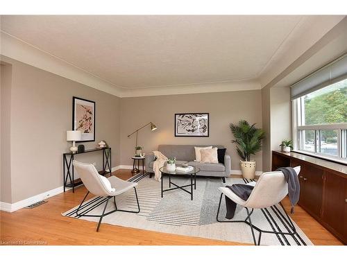 400 East 43Rd Street, Hamilton, ON - Indoor Photo Showing Other Room