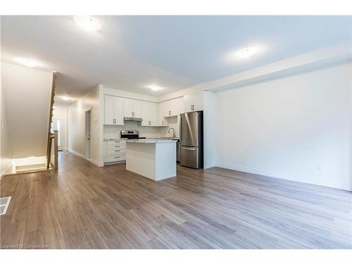 92-100 Beddoe Drive, Hamilton, ON - Indoor Photo Showing Kitchen