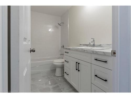 92-100 Beddoe Drive, Hamilton, ON - Indoor Photo Showing Bathroom