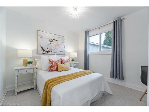 3150 Bentworth Drive, Burlington, ON - Indoor Photo Showing Bedroom