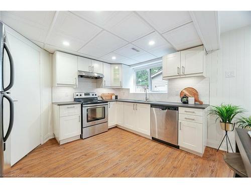 3150 Bentworth Drive, Burlington, ON - Indoor Photo Showing Kitchen