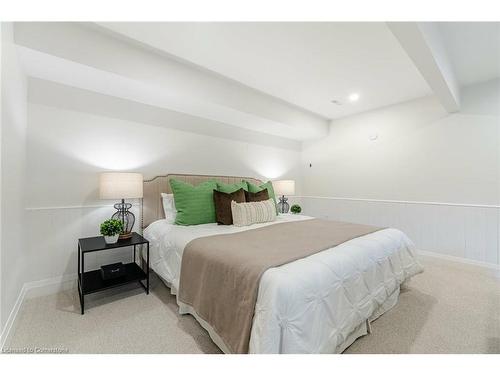 3150 Bentworth Drive, Burlington, ON - Indoor Photo Showing Bedroom