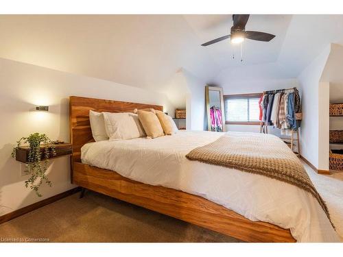 14 Glendale Avenue N, Hamilton, ON - Indoor Photo Showing Bedroom