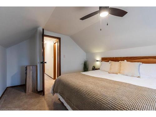 14 Glendale Avenue N, Hamilton, ON - Indoor Photo Showing Bedroom