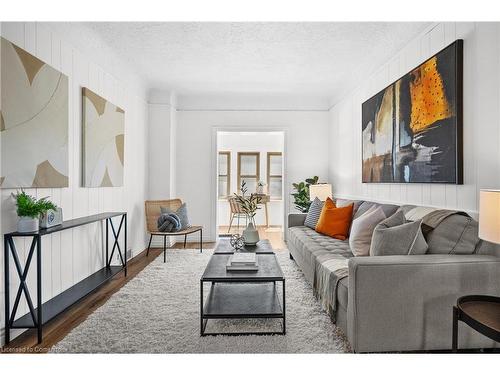 281 Wentworth Street N, Hamilton, ON - Indoor Photo Showing Living Room