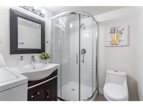 66 Purvis Drive, Hamilton, ON - Indoor Photo Showing Bathroom