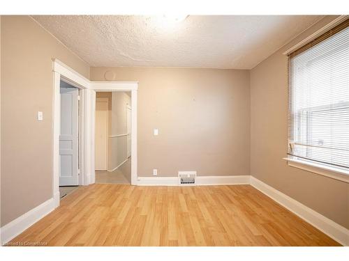 8 Maitland Street, Thorold, ON - Indoor Photo Showing Other Room