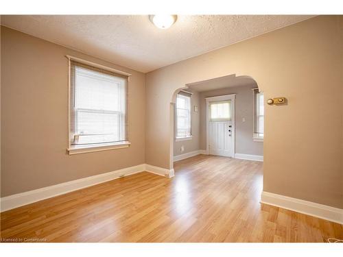 8 Maitland Street, Thorold, ON - Indoor Photo Showing Other Room