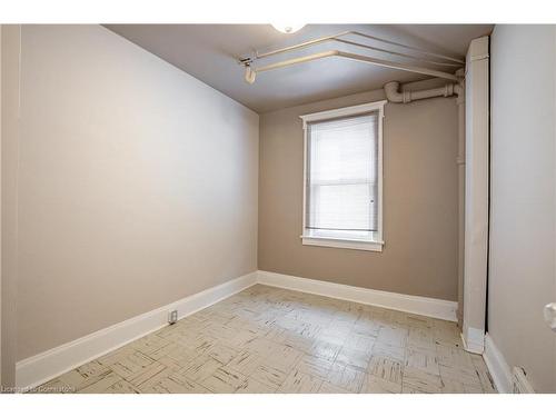 8 Maitland Street, Thorold, ON - Indoor Photo Showing Other Room