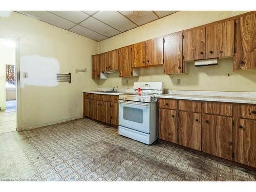 227 Wellington Street N, Hamilton, ON - Indoor Photo Showing Kitchen