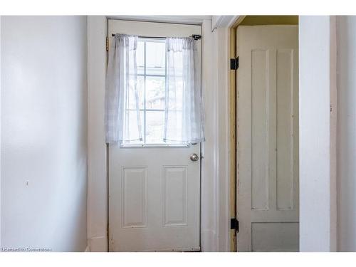 10 Welland Vale Road, St. Catharines, ON - Indoor Photo Showing Other Room