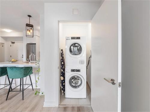 301-600 North Service Road, Stoney Creek, ON - Indoor Photo Showing Laundry Room