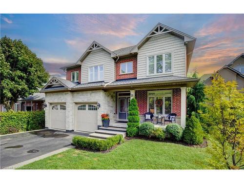 35 Fern Avenue, Waterdown, ON - Outdoor With Deck Patio Veranda With Facade