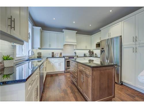 35 Fern Avenue, Waterdown, ON - Indoor Photo Showing Kitchen With Upgraded Kitchen