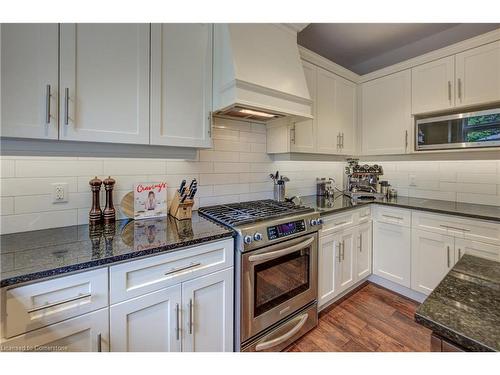 35 Fern Avenue, Waterdown, ON - Indoor Photo Showing Kitchen With Upgraded Kitchen